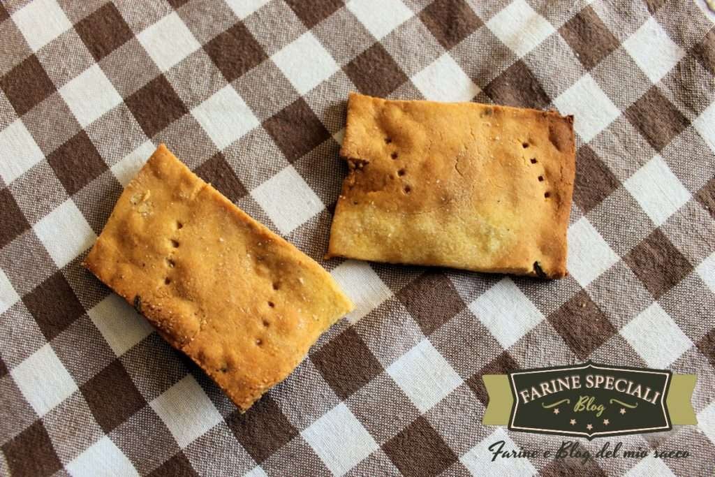 crackers con farina di mais e ceci