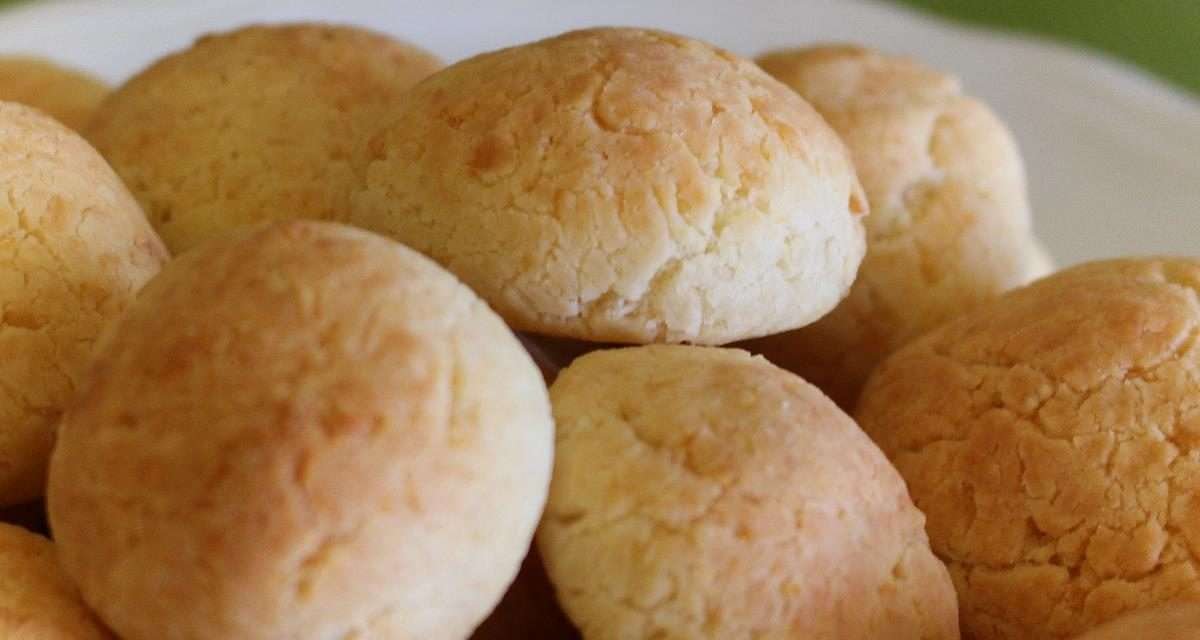 Panini al formaggio brasiliani: Pao de queijo con farina di tapioca