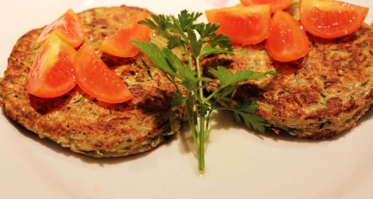 Burger di zucchine e grano saraceno vegetariano e goloso