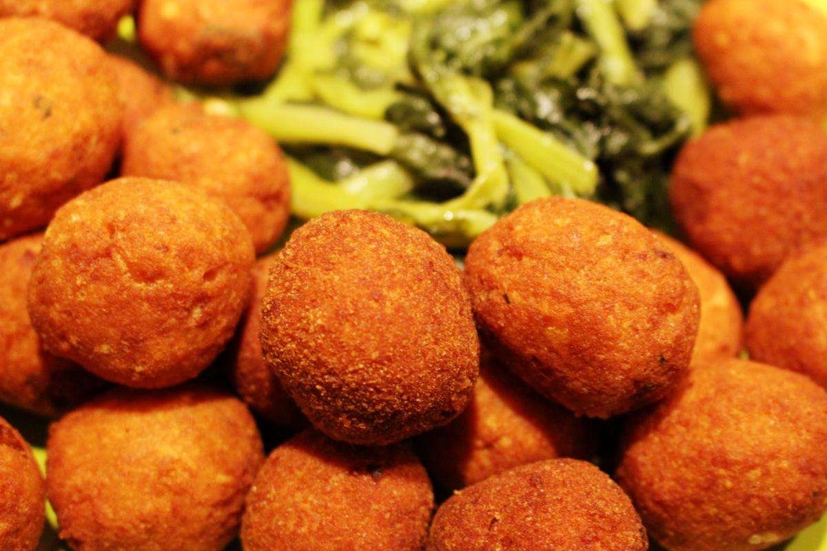 Polpette con farina di fave e pollo