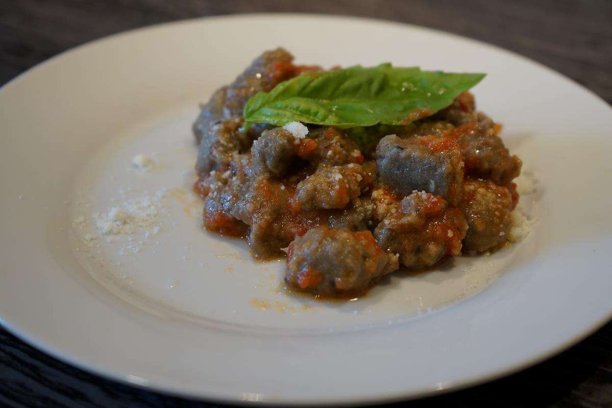 gnocchi di melanzane con farina di grano saraceno