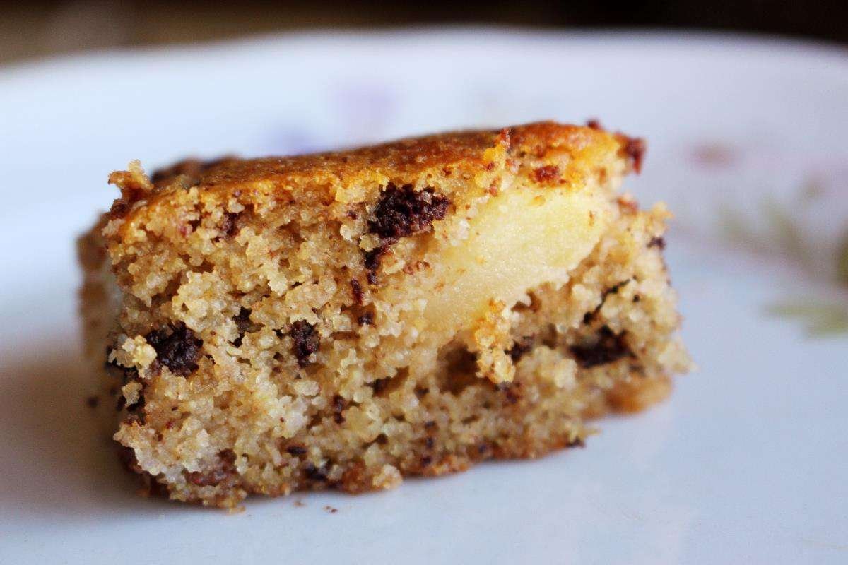 Torta con farina di quinoa cioccolato e mele