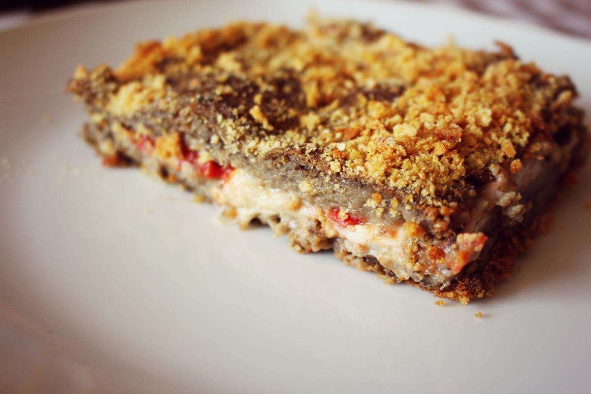 Sformato di melanzane e grano saraceno che sembra focaccia