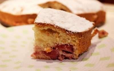 Dolce con farina di miglio e fragole