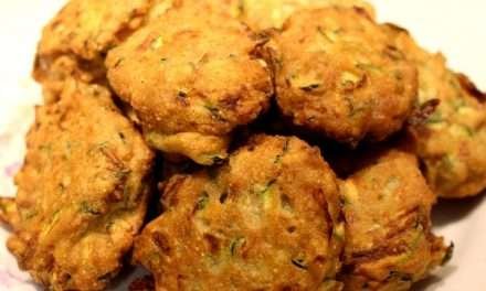 Frittelle di zucchine sfiziose e veloci, con farina di farro