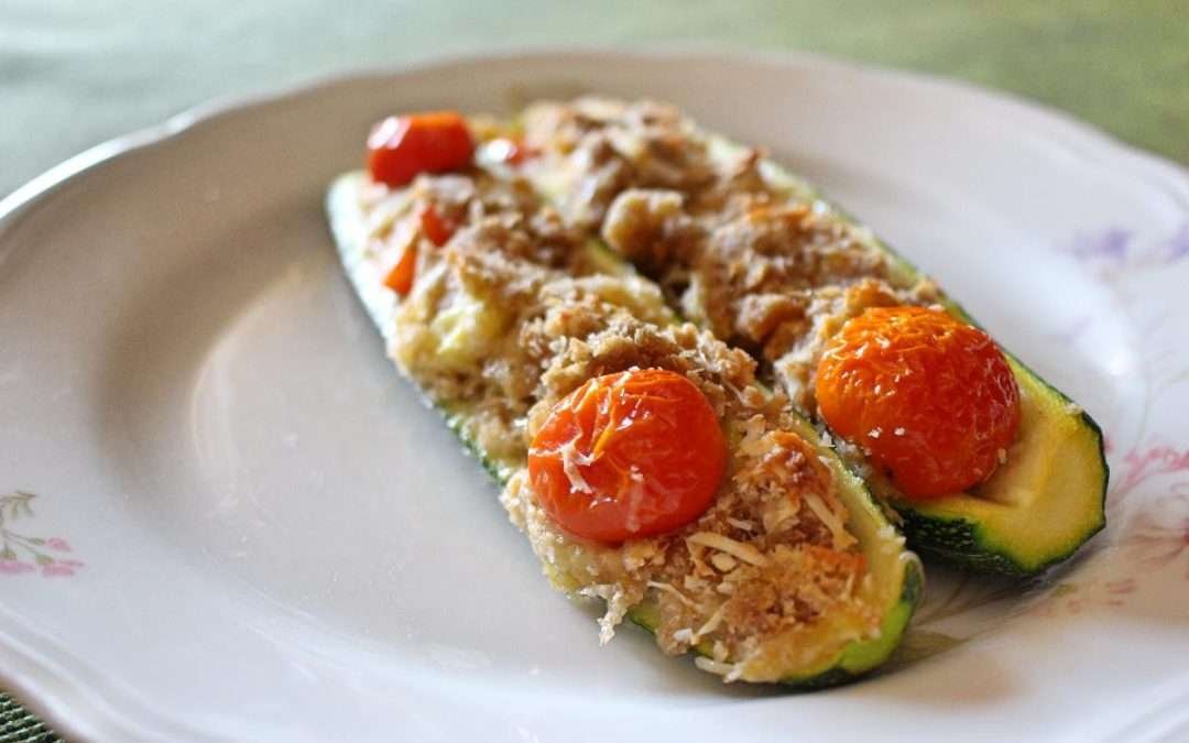 Zucchine ripiene con farina di orzo integrale e salmone