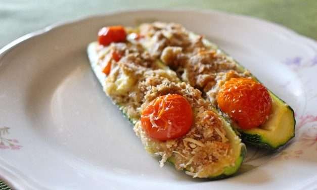 Zucchine ripiene con farina di orzo integrale e salmone