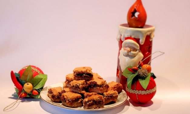 Dolcetti alle mandorle, cioccolato e arance con fichi secchi e noci: irresistibili dolci per le feste di natale