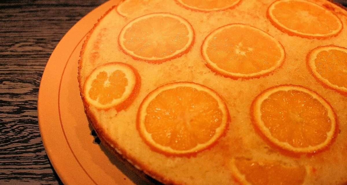 Torta ricotta e arancia con farina di cocco e semola