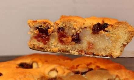 Crostata con mirtilli rossi e mele