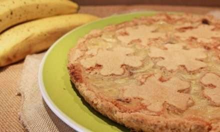 Crostata con farina di avena e banane