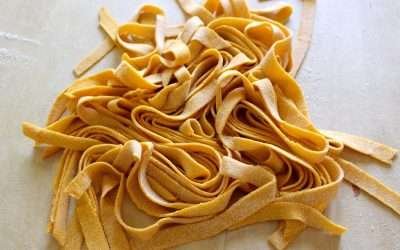 Tagliatelle alle carote: la pasta fresca colorata