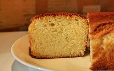 Torta allo yogurt e mandorle con farina di riso