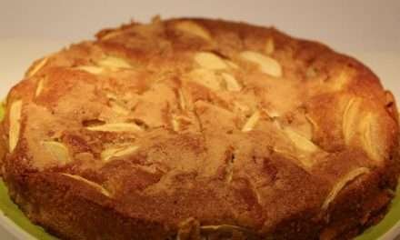 Torta di mele con farina di farro un classico con farina alternativa