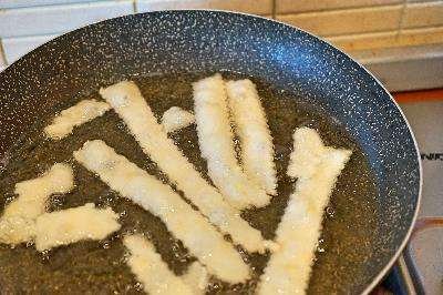 Chiacchiere con farina di riso, senza glutine uova e burro