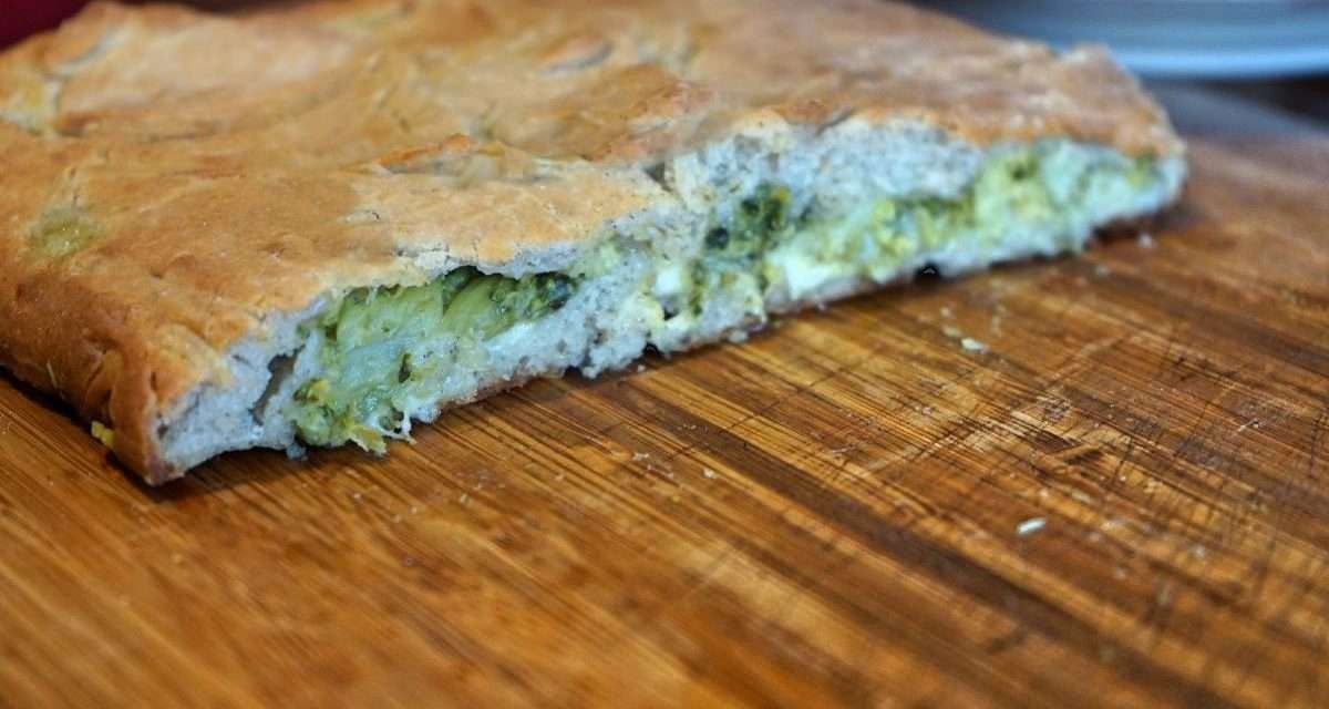 Focaccia con grano saraceno e rape