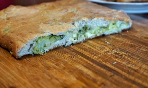 Focaccia con grano saraceno e rape