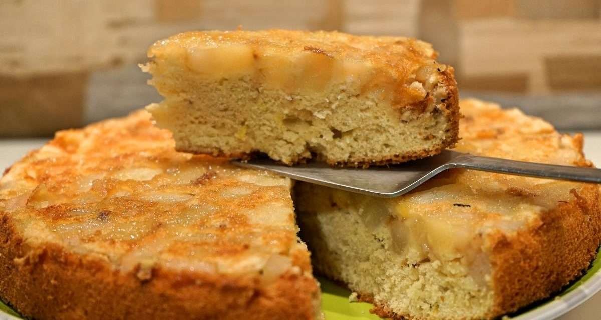 Torta di pere rovesciata, dolce delicato e soffice