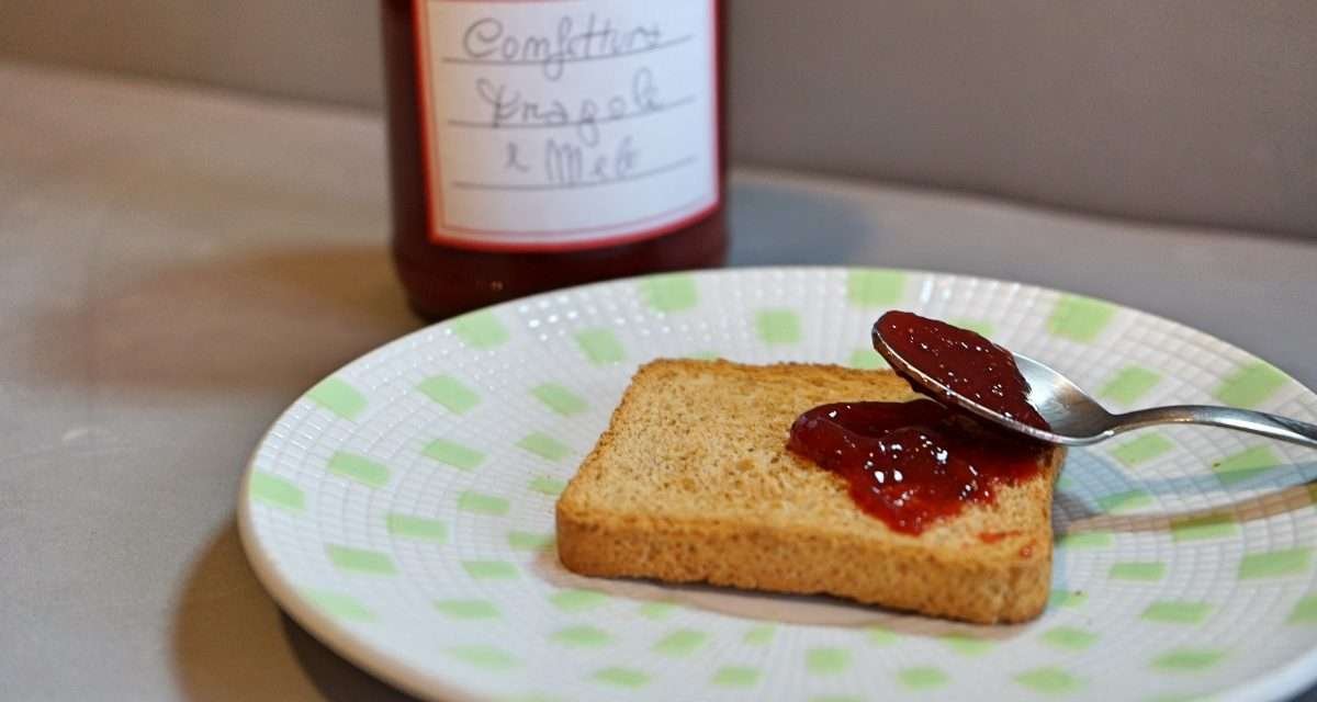 Confettura di fragole e mele, la primavera tutto l’anno