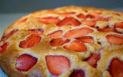 Torta con fragole e yogurt sofficissima