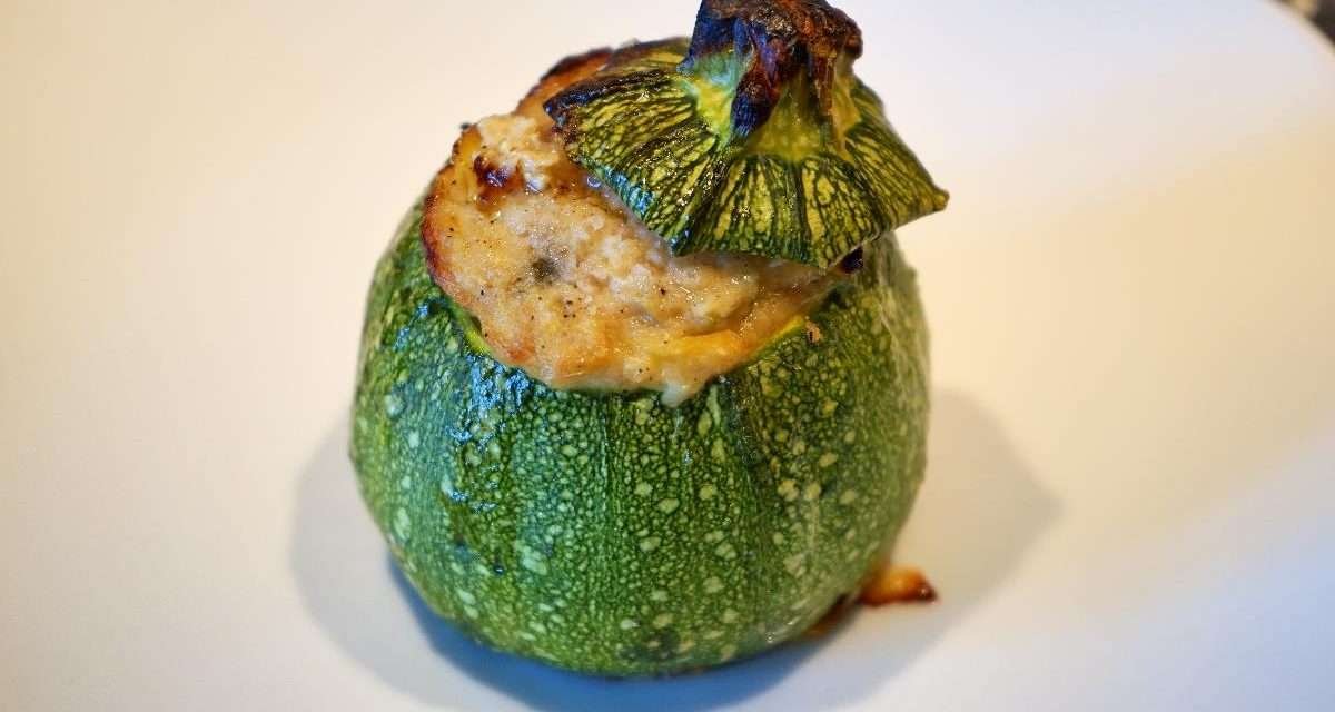 Zucchine tonde ripiene al forno un piatto leggero per l’estate