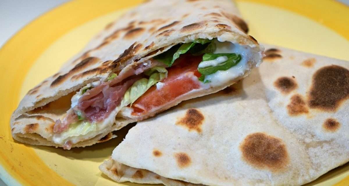 Piadina allo yogurt ricetta facile e deliziosa