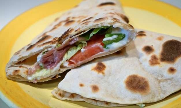 Piadina allo yogurt ricetta facile e deliziosa