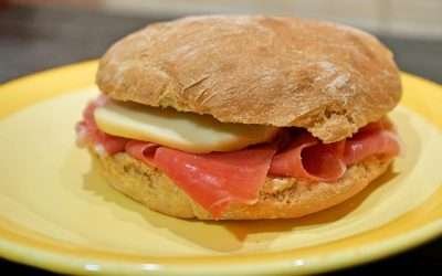 Pane con farina di semola e grano saraceno