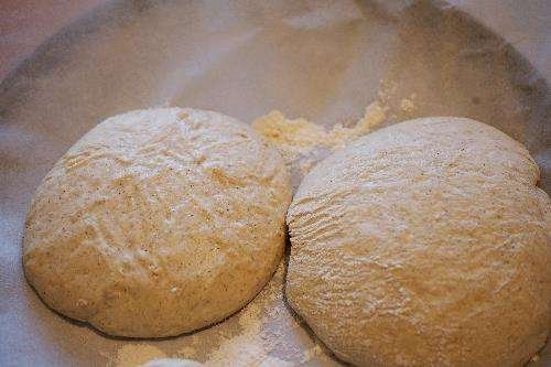 Pane con farina di semola e grano saraceno