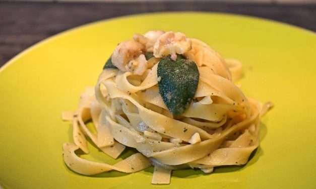 Pasta con castagne rosmarino e salvia – autunno vegano