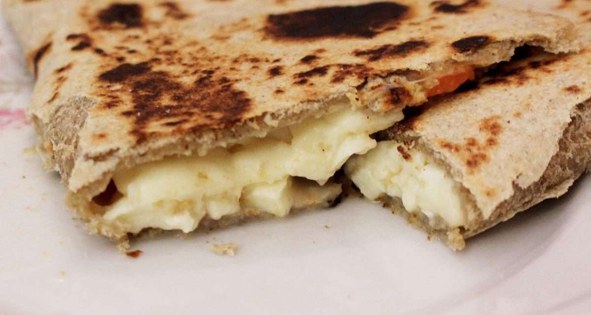 Piadina con farina di orzo uno snack dal gusto autentico