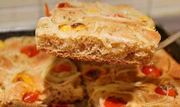 Focaccia di farro ricetta sfiziosa e croccante