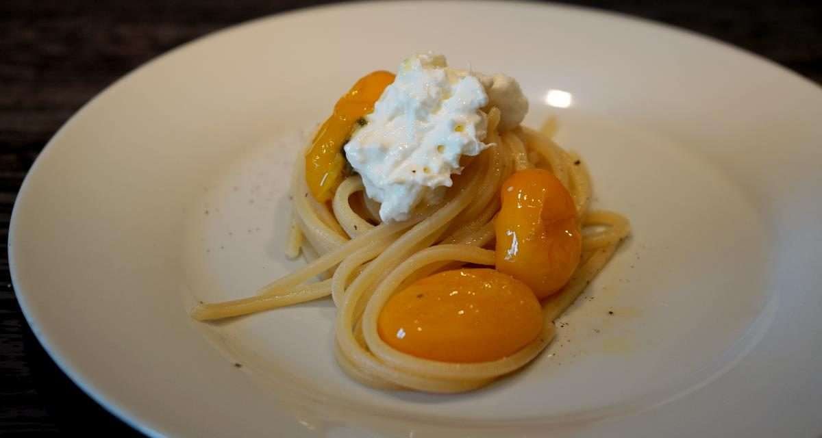 Pasta pomodorini gialli e stracciatella pugliese