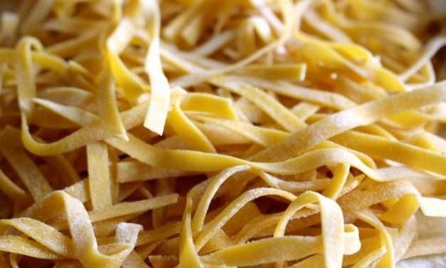 Tagliatelle con farina di ceci pasta fresca senza glutine