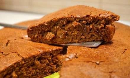 Torta di carrube mandorle e fichi tra panettone e panforte