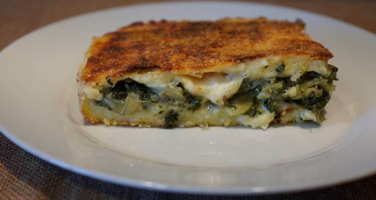 Focaccia di patate con verdure piatto sostanzioso e unico