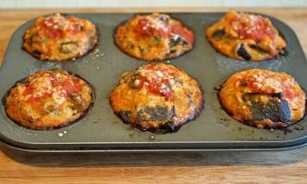 Muffin di parmigiana monoporzione il buffet è aperto