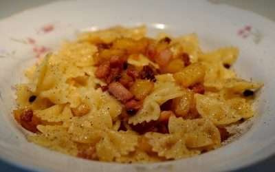 Pasta con ananas e pancetta piatto veloce e originale