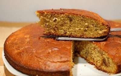 Torta con farina di avena ricotta noci e fichi