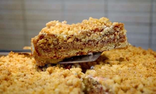 Sbriciolata amaretti e ricotta una torta golosa