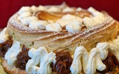 Torta zeppola gigante con crema chantilly