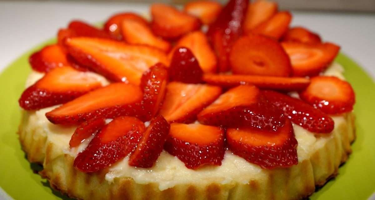 Crostata morbida alle fragole un classico della primavera