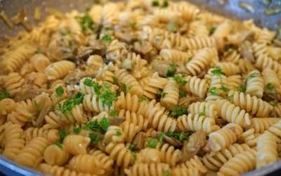 Pasta carciofi e tonno cremosa e veloce