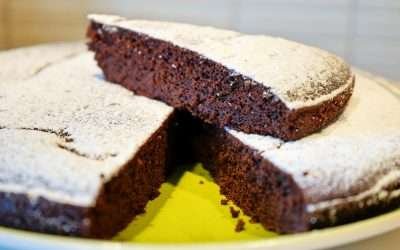 Torta di castagne e nocciole al cioccolato