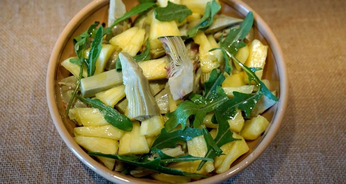 Insalata di carciofi e ananas, depurativa e drenante