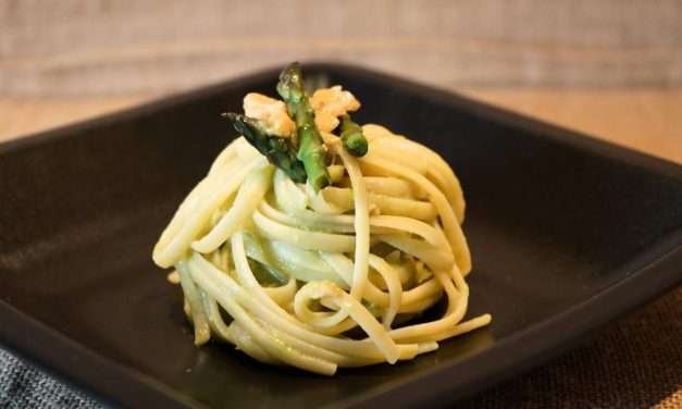 Pasta crema di asparagi e salmone stuzzicante