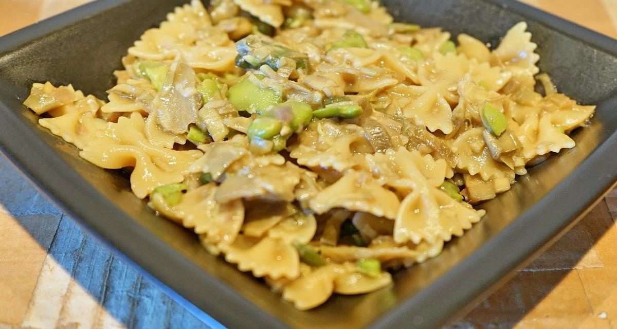 Pasta risottata carciofi e fave, piatto primaverile leggero