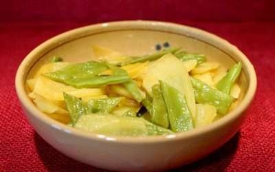 Taccole e patate delizioso contorno o piatto unico