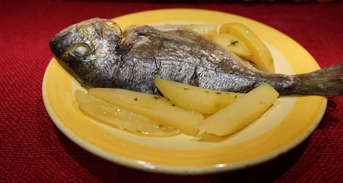 Orata al forno con patate il secondo di pesce più amato