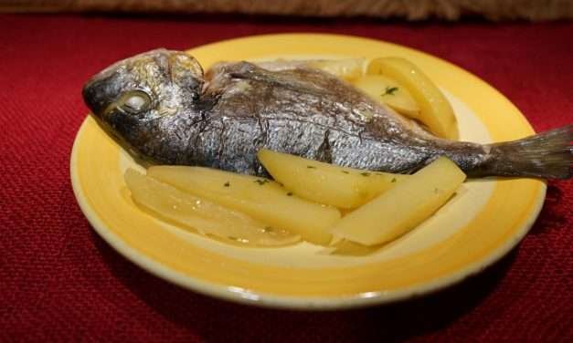 Orata al forno con patate il secondo di pesce più amato